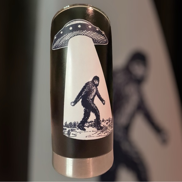 🆕 Bigfoot - Sasquatch - UFO - Thermal Stainless Steel Tumbler with Straw 🛸 - Picture 1 of 8